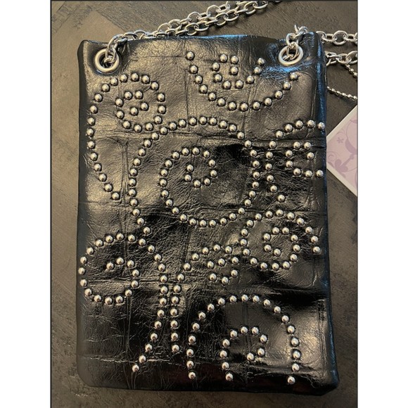NEW -Youmi K. Black Croc Embossed Studded Crossbody Flat Pouch Faux Leather Bag - Picture 6 of 16